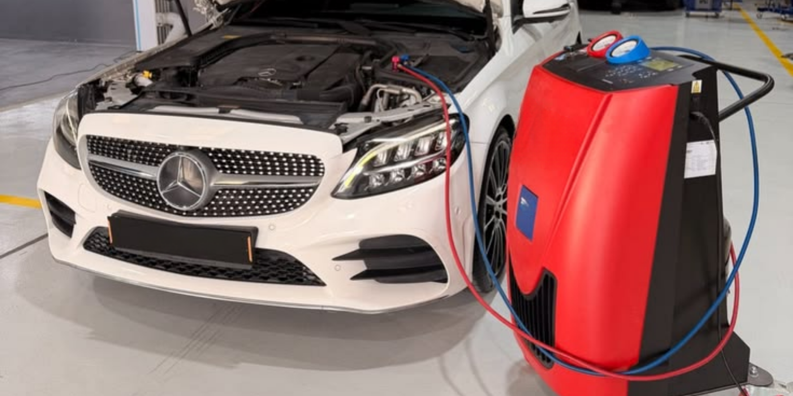 Automotive AC service equipment and workshop technician tools