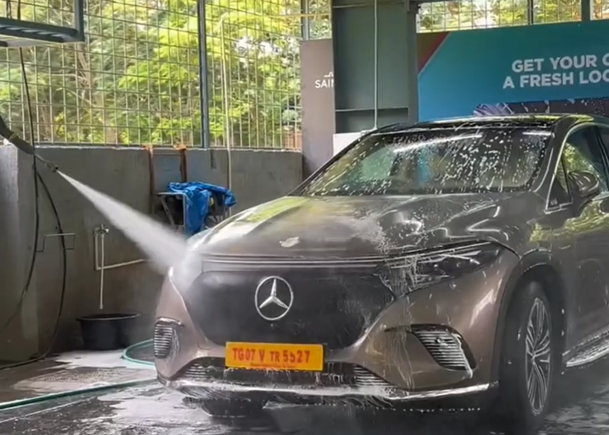 Vehicle cleaning and car wash equipment